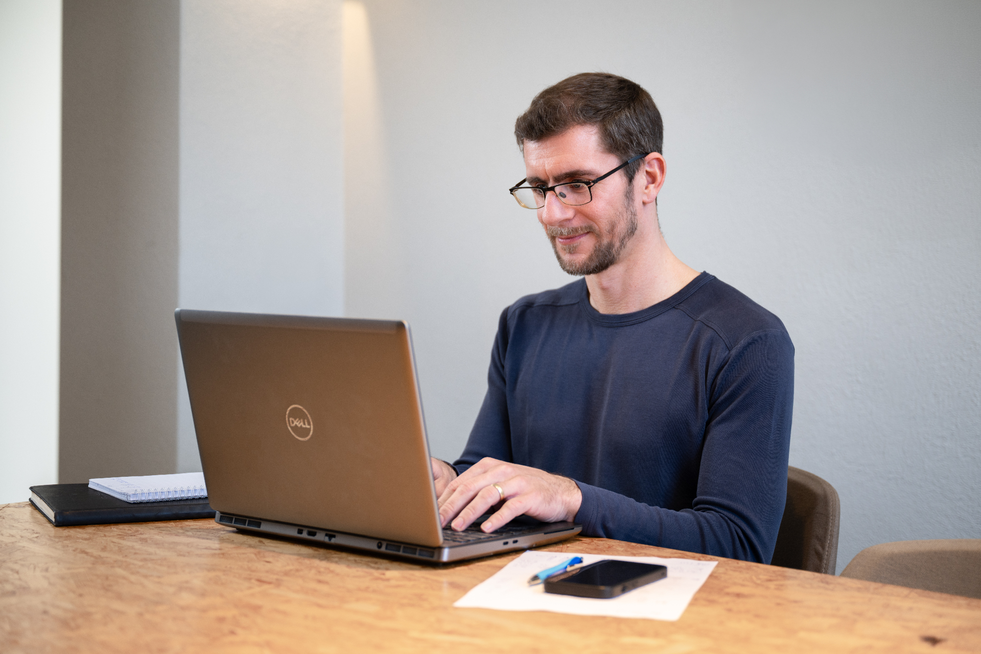 Bewerber am Laptop